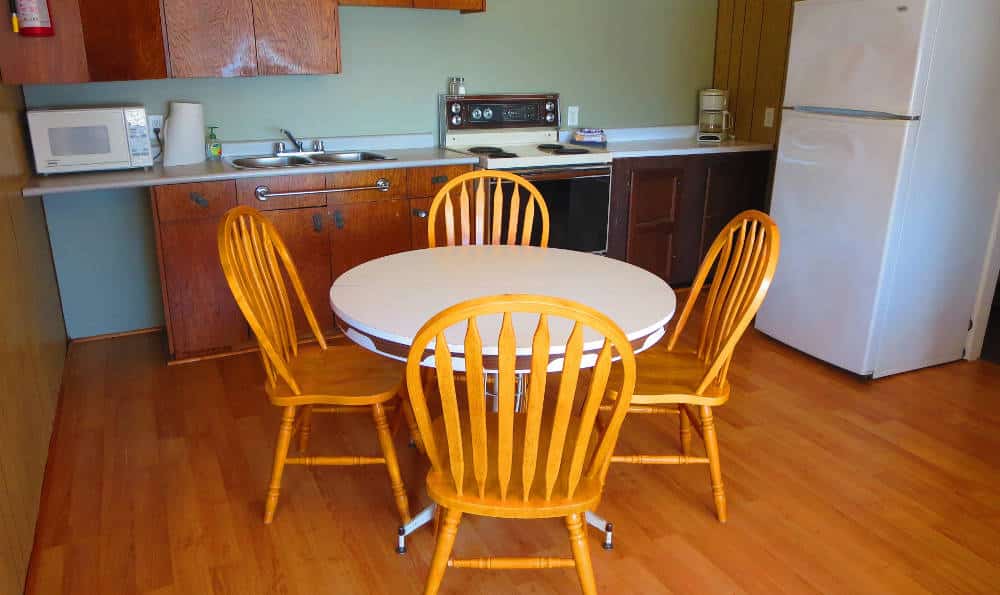 g-Beach-Cabin-kitchen
